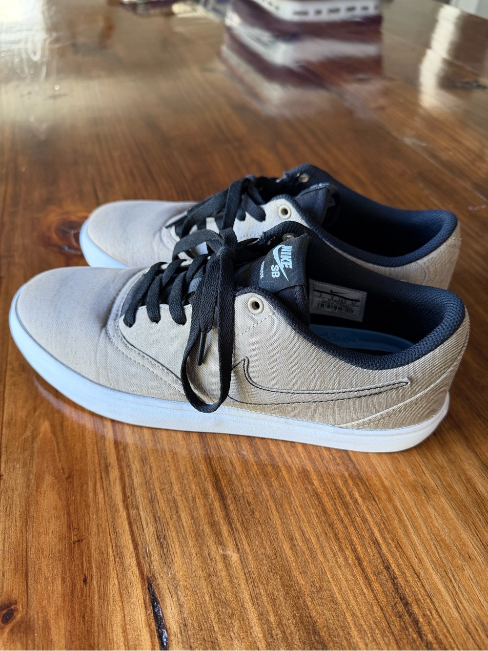 Nike Men’s SB Check Solarsoft Sneakers
